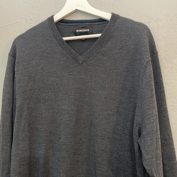 Bonobos Men's Standard Fit Merino Wool V-neck Sweater - Picture 4 of 11